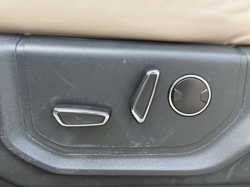 Used 2024 Ford Expedition Limited image 26