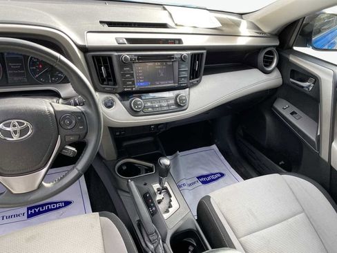 Used 2018 Toyota RAV4 XLE FWD image 12
