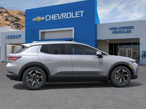 New 2026 Chevrolet Equinox EV LT image 5