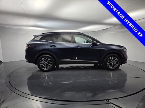 Used 2023 Kia Sportage EX w/ EX Premium Package image 13