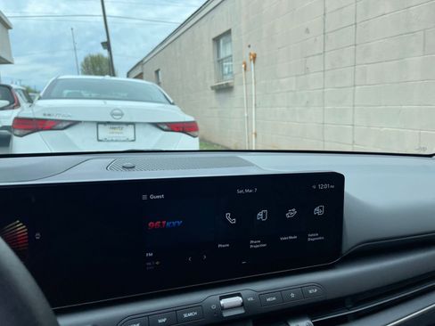 Used 2025 Kia K4 LXS image 17