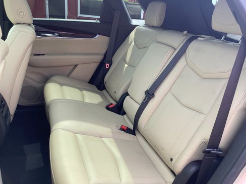 Used 2017 Cadillac XT5 Premium Luxury AWD/4WD image 13