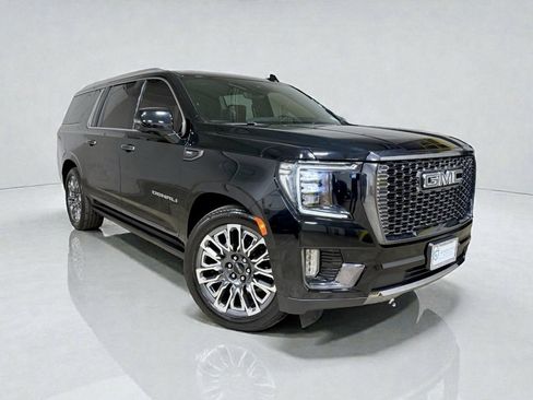 Used 2023 GMC Yukon XL Denali Ultimate w/ LPO, Floor Liner Package image 5