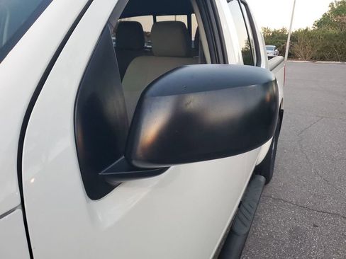 Used 2019 Nissan Frontier SV image 18