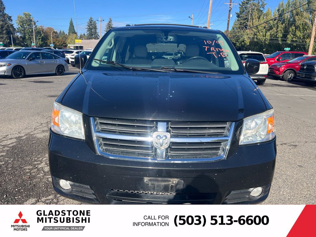 Used 2010 Dodge Grand Caravan SXT FWD image 4