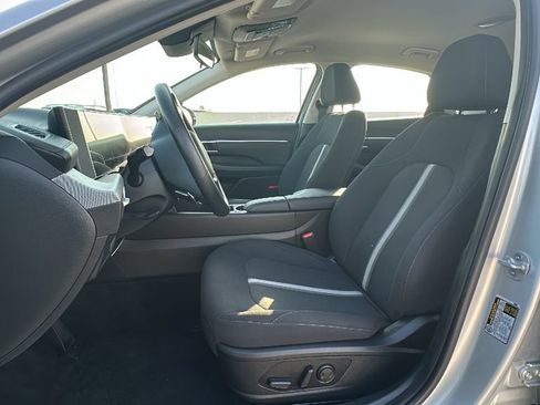 Used 2025 Hyundai Sonata SEL FWD image 4