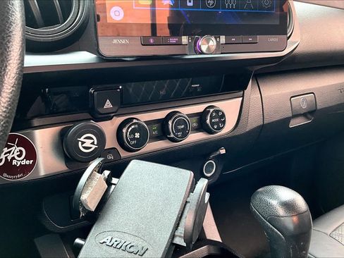 Used 2016 Toyota Tacoma SR w/ SR Convenience Package RWD image 35