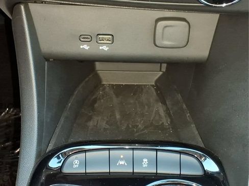 Used 2024 Buick Encore GX Preferred FWD image 21
