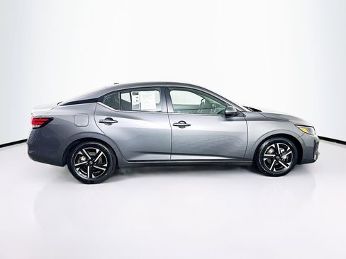 Used 2024 Nissan Sentra SV image 10