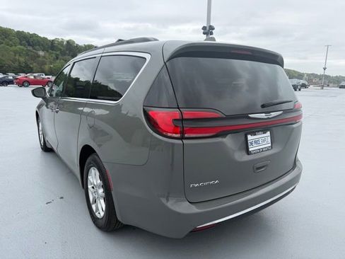 Used 2022 Chrysler Pacifica Touring-L FWD image 5
