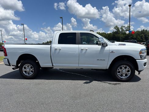 Used 2024 RAM 2500 Laramie AWD/4WD image 4