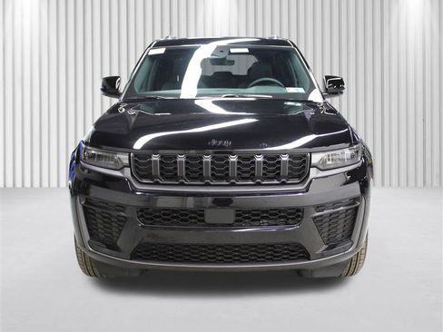 New 2026 Jeep Grand Cherokee Altitude image 39