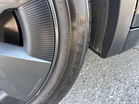 Used 2025 Toyota Prius LE image 28