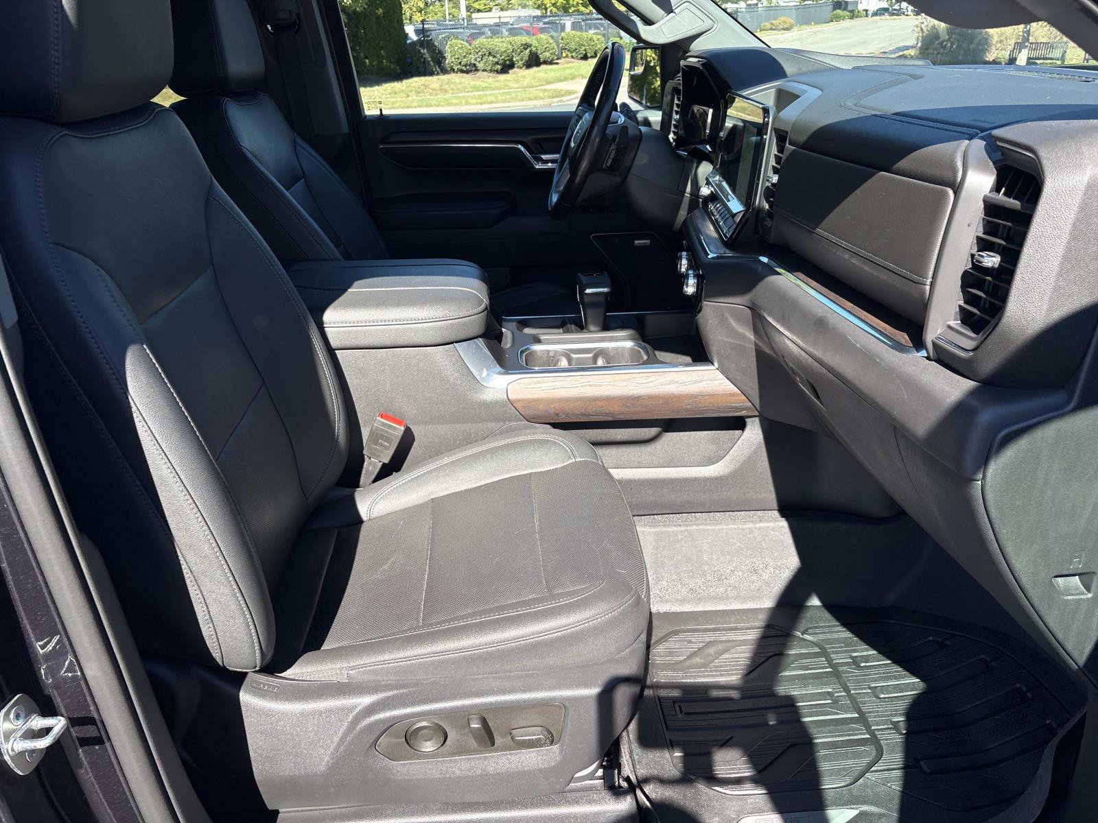 Used 2023 GMC Sierra 1500 SLT AWD/4WD image 34