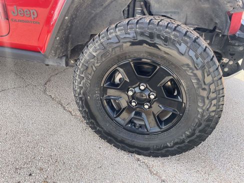 Used 2021 Jeep Gladiator Mojave AWD/4WD image 36