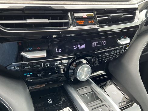 Used 2023 Acura MDX SH-AWD w/ Advance Package image 18