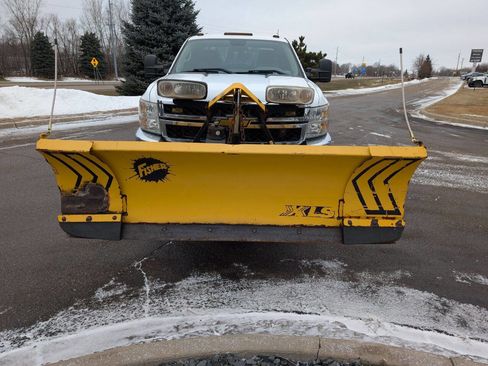 Used 2013 Chevrolet Silverado 2500 W/T w/ Snow Plow Prep Package image 4