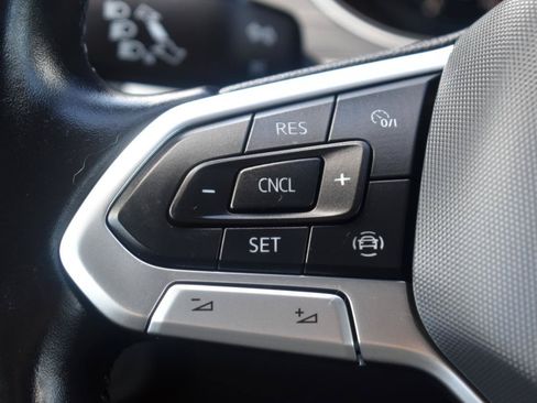 Used 2020 Volkswagen Atlas Cross Sport SE FWD image 15