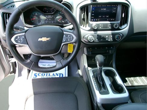 Used 2022 Chevrolet Colorado LT w/ Fleet Safety Package RWD image 9