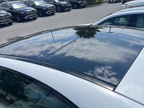 Used 2025 Mercedes-Benz E 350 Sedan image 12