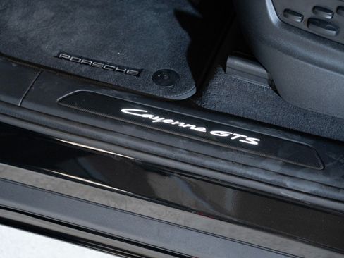 Certified 2026 Porsche Cayenne GTS AWD/4WD image 11