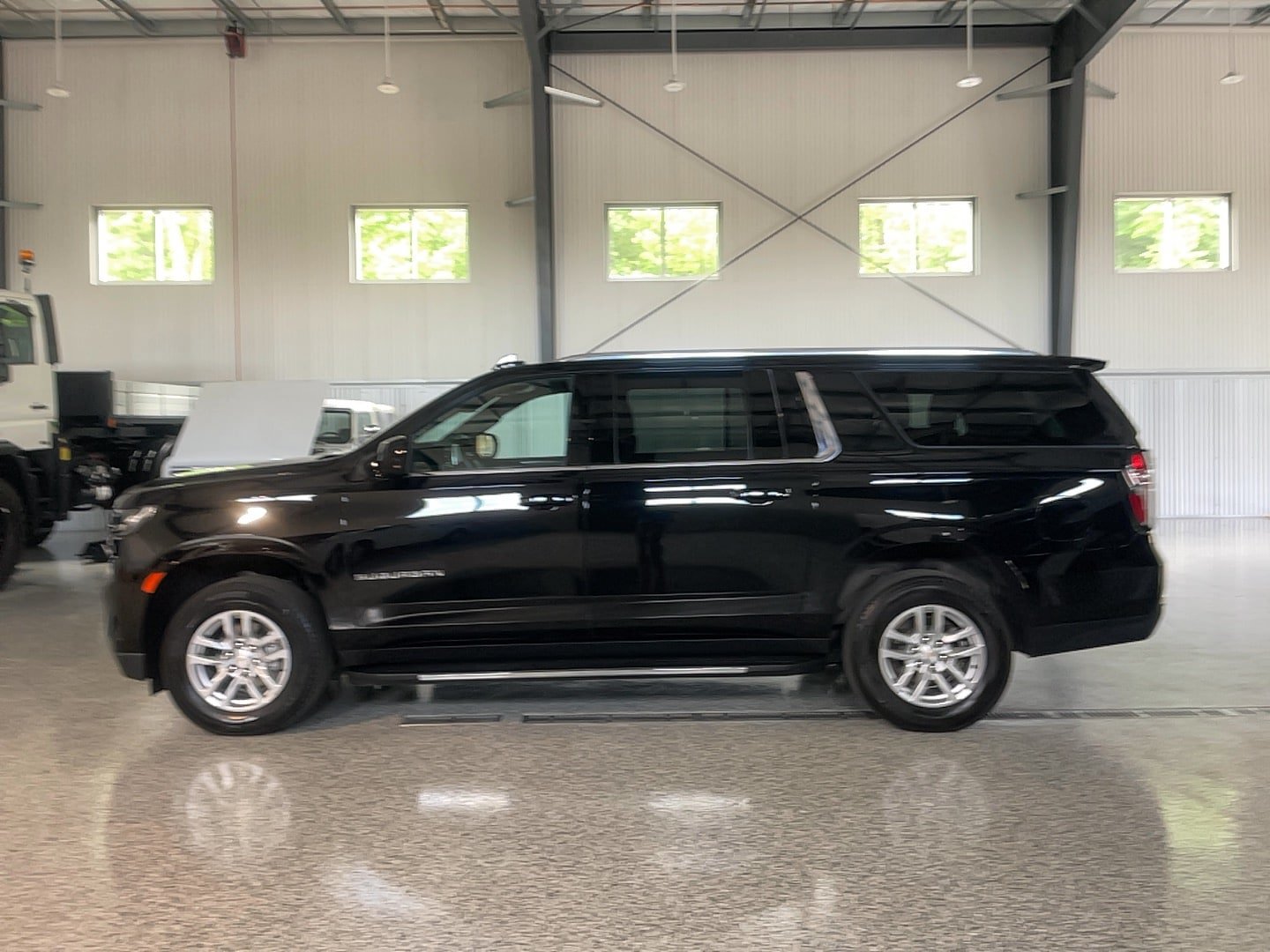 Used 2024 Chevrolet Suburban LT AWD/4WD image 31