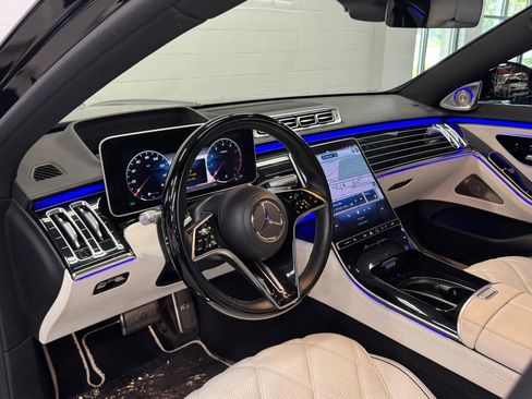 Used 2023 Mercedes-Benz Maybach S 680 4MATIC w/ Manufaktur Leather Package image 23