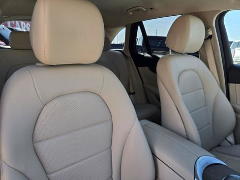 Used 2022 Mercedes-Benz GLC 300 w/ Premium Package Lite image 29