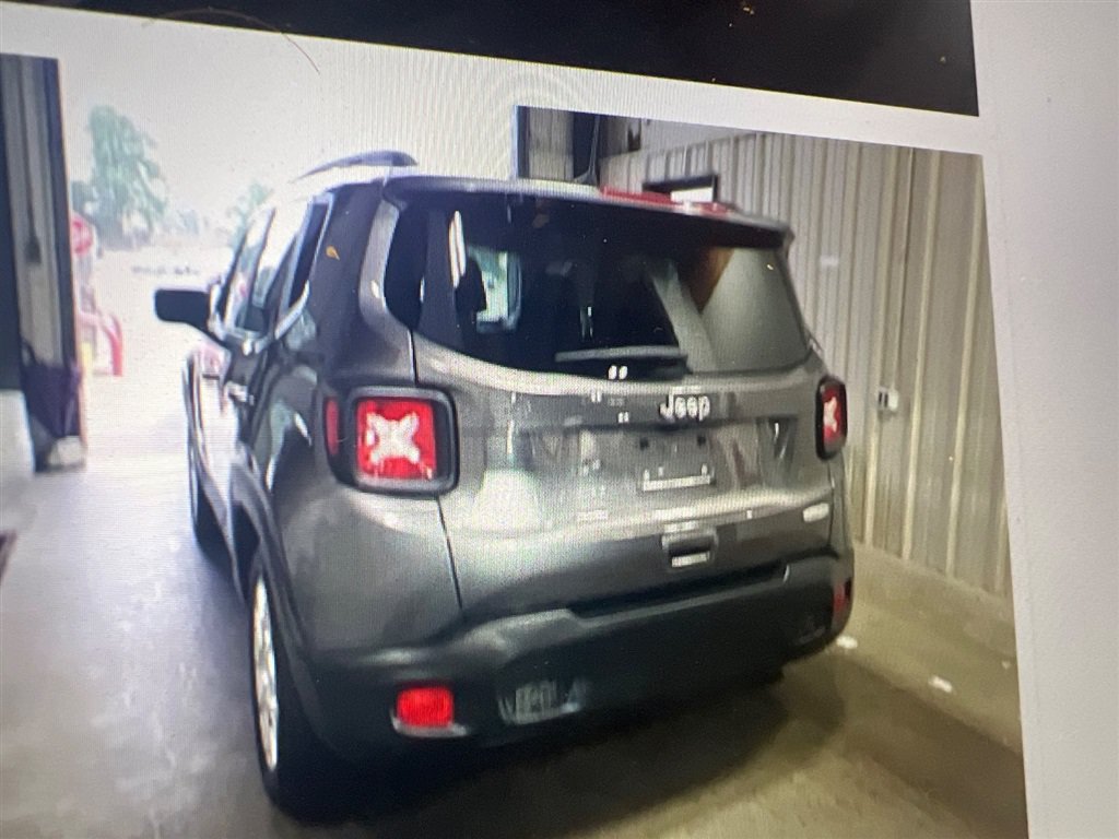 Used 2021 Jeep Renegade Latitude w/ Convenience Group FWD image 2
