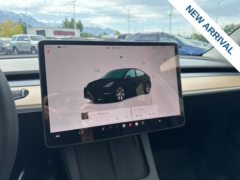 Used 2023 Tesla Model Y Long Range AWD/4WD image 22