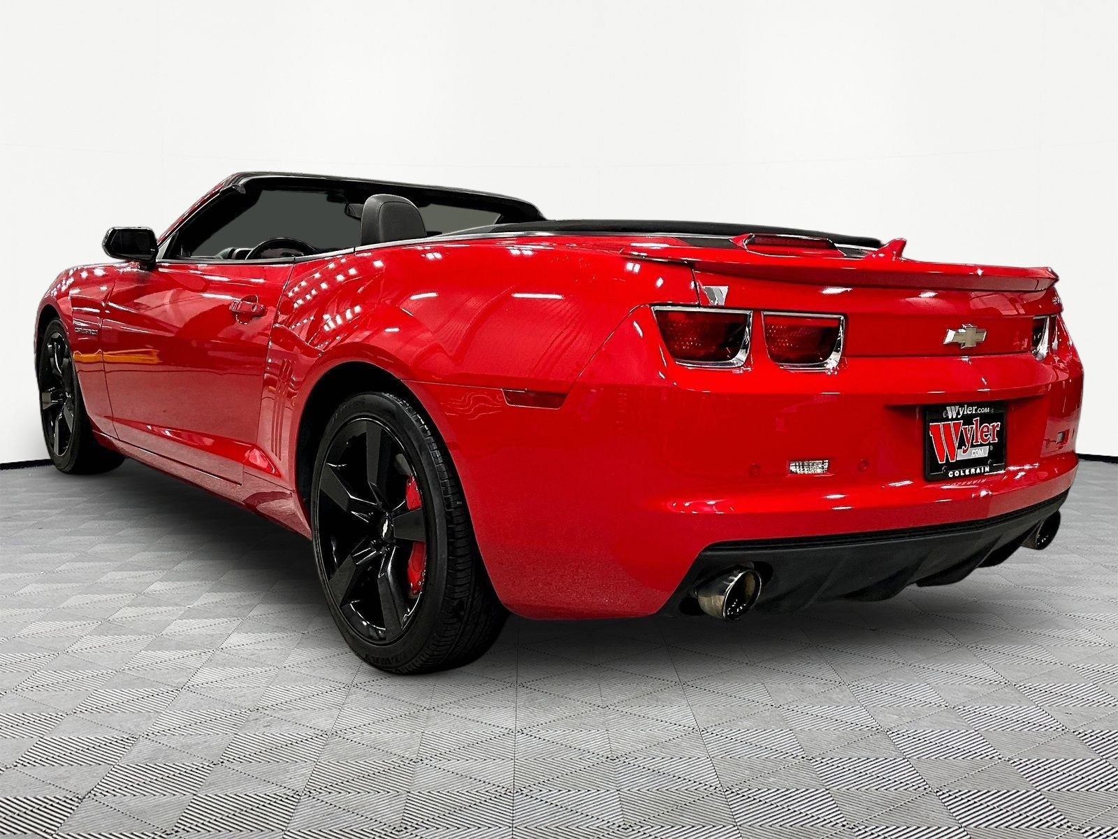 Used 2011 Chevrolet Camaro SS w/ RS Package RWD image 4