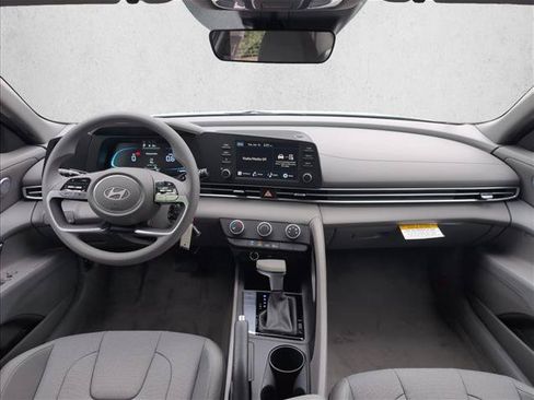 New 2026 Hyundai Elantra SE FWD image 18
