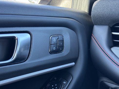 Used 2025 Ford Explorer ST-Line w/ Premium Package image 21