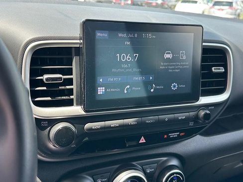 Used 2024 Hyundai Venue SEL FWD image 25