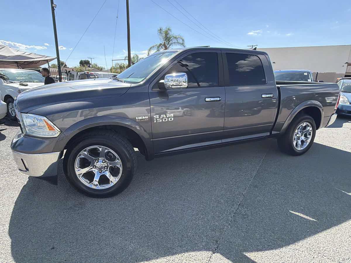 Used 2016 RAM 1500 Laramie w/ Convenience Group AWD/4WD image 2