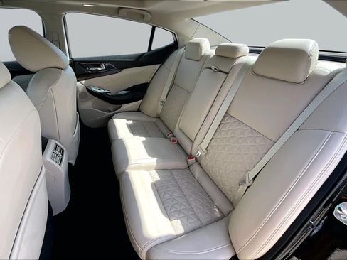 Used 2017 Nissan Maxima Platinum w/ Interior Lighting Package FWD image 20