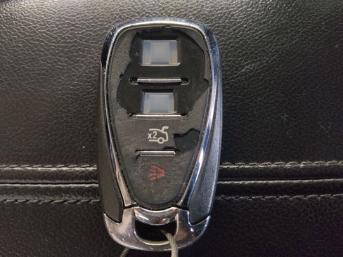 Used 2021 Chevrolet Malibu LT FWD image 32