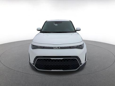 Used 2025 Kia Soul LX w/ LX Technology Package image 4