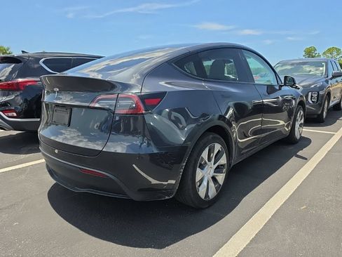 Used 2024 Tesla Model Y 2WD image 15
