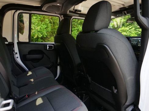 Used 2025 Jeep Gladiator Rubicon w/ Safety Group AWD/4WD image 33