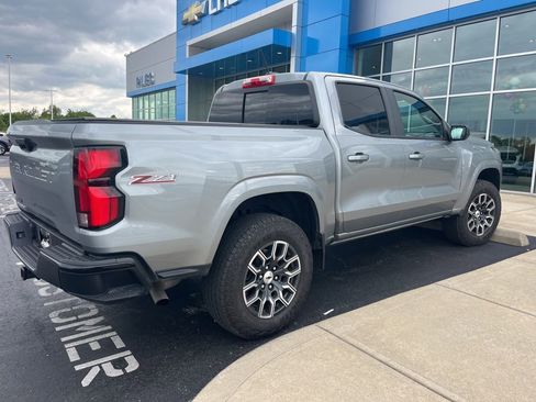 Used 2024 Chevrolet Colorado Z71 w/ Z71 Convenience Package 2 AWD/4WD image 3