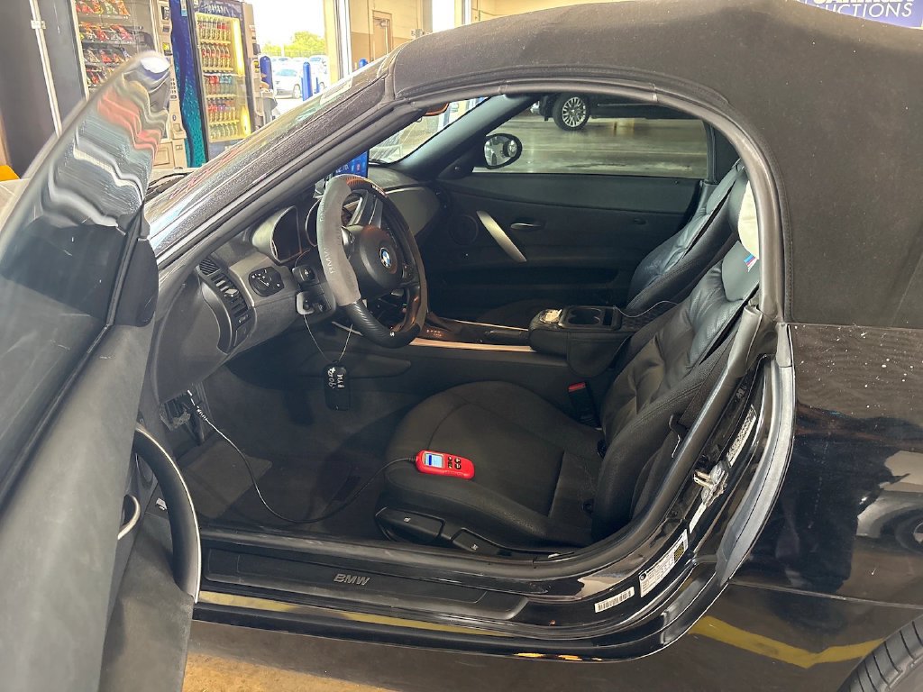 Used 2007 BMW Z4 3.0i RWD image 9