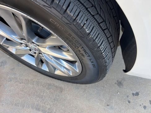 Used 2024 Buick Enclave Avenir w/ Avenir Technology Package image 8