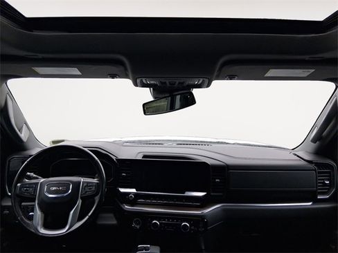 Used 2023 GMC Sierra 1500 SLT image 11