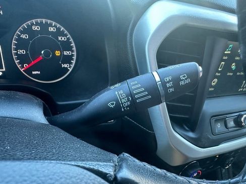 Used 2017 GMC Acadia SLE image 27