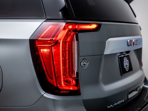 Used 2024 GMC Yukon XL Denali w/ Max Trailering Package image 10