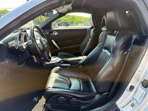 Used 2006 Nissan 350Z Grand Touring RWD image 5