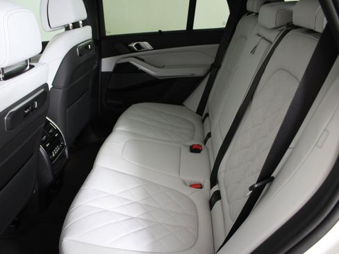 New 2026 BMW X5 sDrive40i image 13