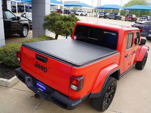 Used 2025 Jeep Gladiator Sport AWD/4WD image 15
