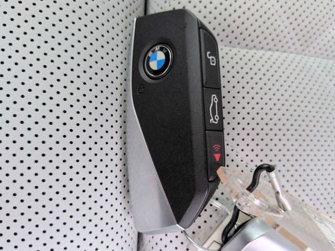 Certified 2026 BMW X5 xDrive40i w/ M Sport Package AWD/4WD image 37